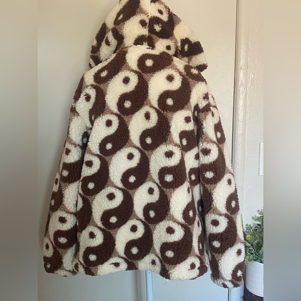 PacSun Brown and Cream Yin Yang Fleece Jacket women‎ size small - Picture 4 of 11
